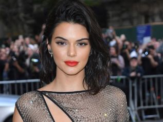 Στην Μύκονο και η Kendall Jenner