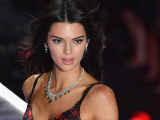 Γιατί όλοι είναι έξαλλοι με την Kendall Jenner;