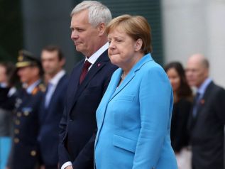 Tο «τρέμουλο» της Angela Merkel που έγινε viral