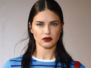 Η αποκαλυπτική εμφάνιση της Adriana Lima στην Μύκονο