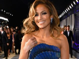 H Jennifer Lopez δίνει συνέντευξη στα παιδιά της και είναι ό,τι πιο fun έχουμε δει σήμερα!