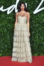 H Sara Sampaio