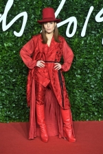 H Noomi Rapace