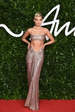 H Elsa Hosk με Celia Kritharioti Couture