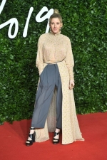 H Ellie Goulding