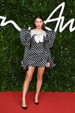 H Iris Law με Richard Quinn