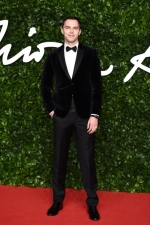 O Nicholas Hoult