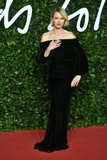 H Naomi Watts με Burberry
