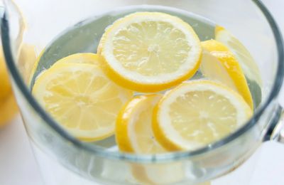Με νυφικό Κύπριας σχεδιάστριας η Έλις Μισιρλή