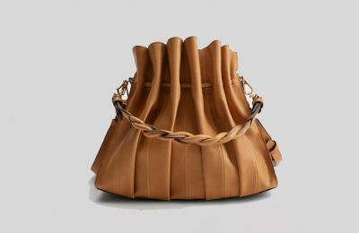 Λιλά τσάντα €17.99 από Stradivarius