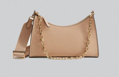 Λιλά τσάντα €17.99 από Stradivarius