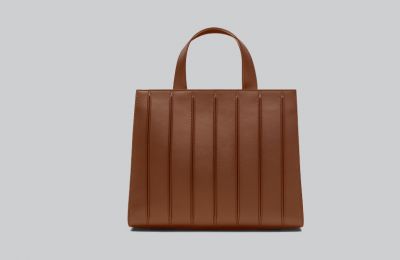 Λιλά τσάντα €17.99 από Stradivarius