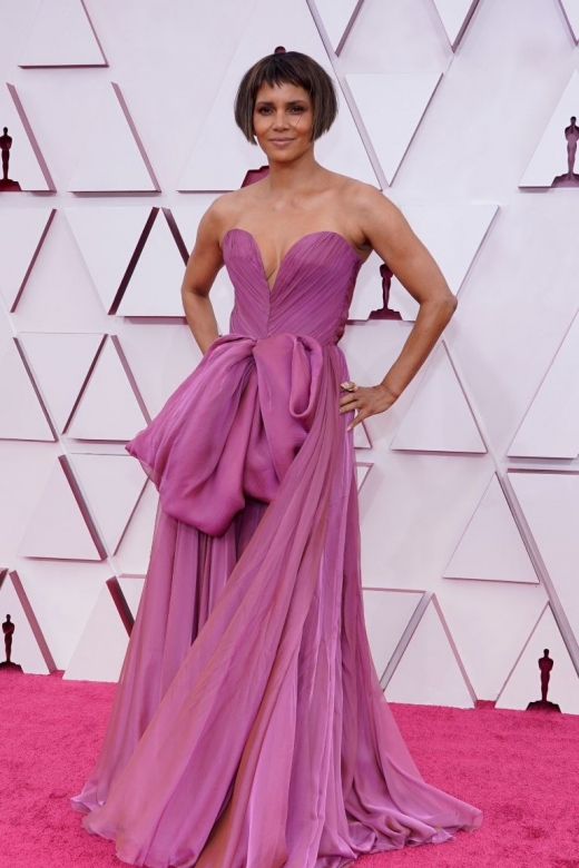 H Halle Berry