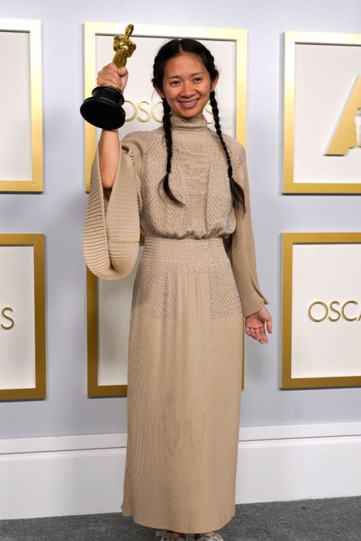 H Chloé Zhao