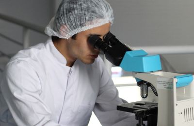 Εύκολη και γρήγορη συνταγή για τα πιο τέλεια χριστουγεννιάτικα μπισκότα 