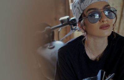 Υιοθετήστε το «no pants look» όπως την Victoria Beckham
