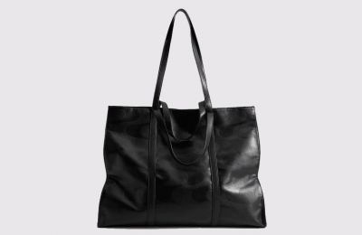 Λιλά τσάντα €17.99 από Stradivarius