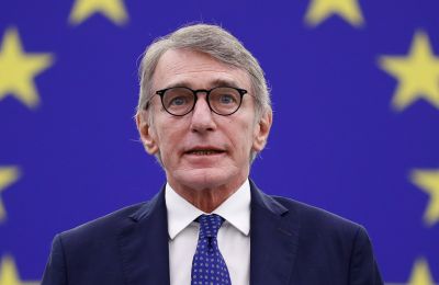 Εύκολη και γρήγορη συνταγή για τα πιο τέλεια χριστουγεννιάτικα μπισκότα 