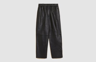 Μαύρο παντελόνι σε straigh γραμμή €249 από Marks& Spencer