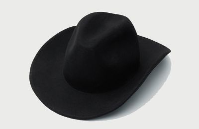 Μαύρο καπέλο cowboy €19.99 από Stradivarius