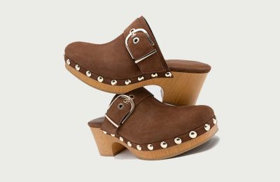 Μαύρα loafers με μεταλλική λεπτομέρεια από Stradivarius