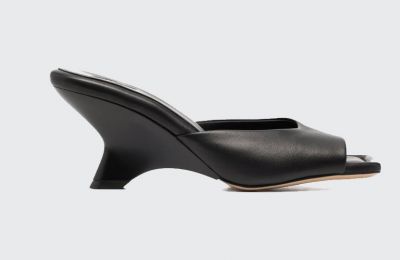 Μαύρα loafers με μεταλλική λεπτομέρεια από Stradivarius