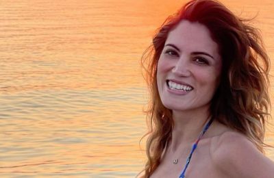 «La Vacanza»: H συνεργασία της Dua Lipa και Donatella Versace που αγάπησε ο κόσμος της μόδας