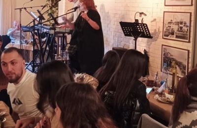 Φωτογραφία: Εξ Αδιαιρέτου