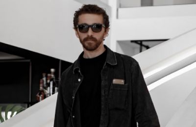 David Koma: Ο ταλαντούχος σχεδιαστής απαντά σε 13 ερωτήσεις για τη ζωή του και τον κόσμο της μόδας
