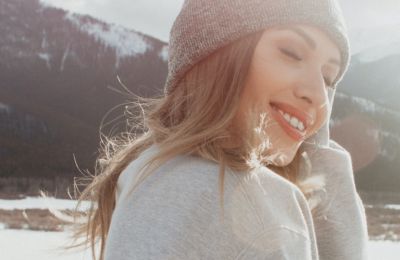 Θεατρικό έργο: «Το κόκκινο φόρεμα της Σαβέλ» δωρεάν στη Read Library