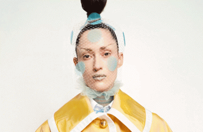 Εμπνευσμένος από τον κόσμο των clown o Thom Brown για τη νέα συλλογή