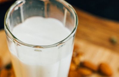 Tips για να φτιάξετε το δικό σας φυτικό γάλα