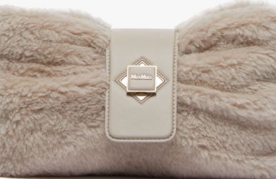 Maxi Teddy fabric clutch bag €809.00 από Max Mara