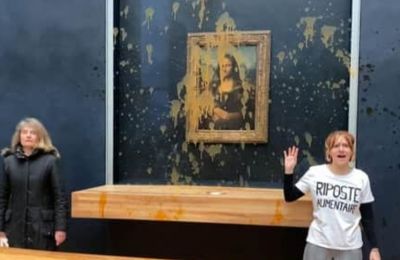 Ακτιβιστές πέταξαν σούπα στον πίνακα της Μόνα Λίζα στο Λούβρο