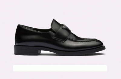 Triangle-logo δερμάτινα Prada loafers €930 από Kult   