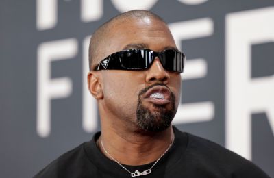 Ο Kanye άλλαξε ξανά το όνομά του