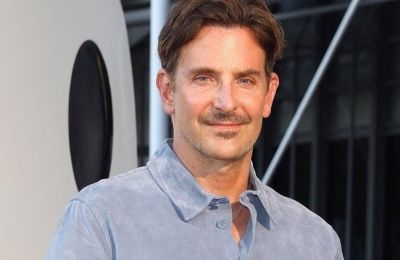 O λόγος που έγινε viral το look του Bradley Cooper στο PFW