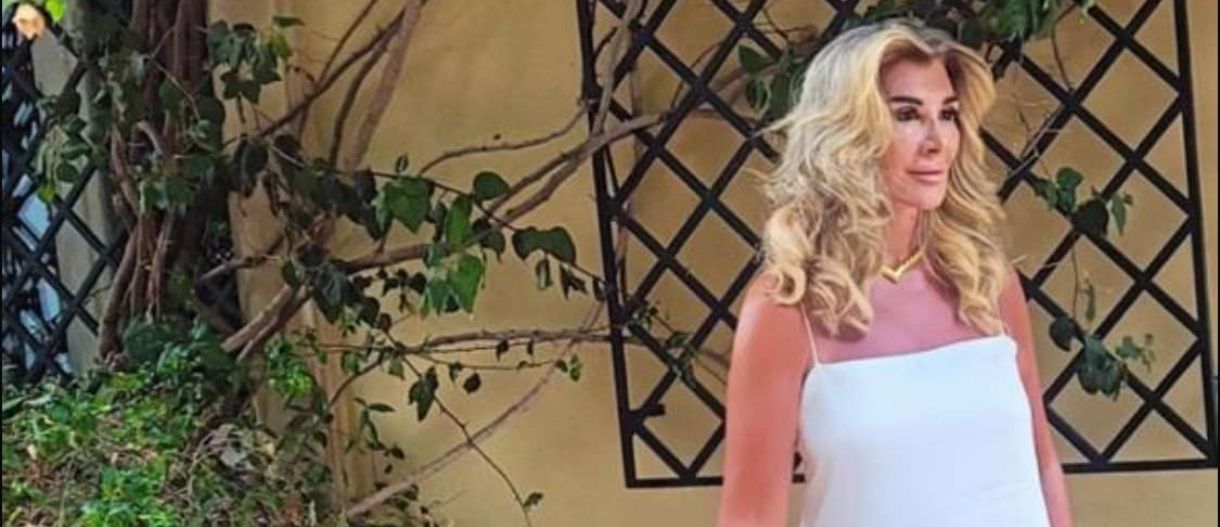 To minimal και summery φόρεμα της Τερέζας Ηλιάδη