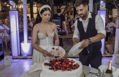 Η νέα αγαπημένη τούρτα στους κυπριακούς γάμους