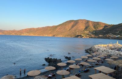 4 μέρη σε Κύπρο και Ελλάδα που συνδυάζουν βουνό και θάλασσα