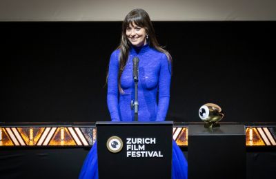 Dakota Johnson: Στο Zurich Film Festival με διαφανές δαντελένιο φόρεμα