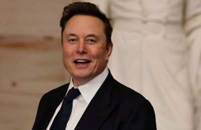 Ο Elon Musk λανσάρει τον «ανταγωνιστή» της Wikipedia
