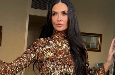 Επέστρεψε στο παλιό της iconic haircut η Demi Moore