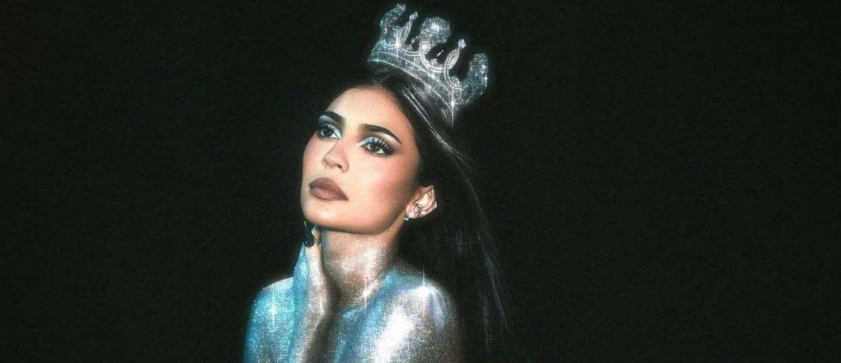 King Kylie is back! Η κολεξιόν της Jenner που θυμίζει 2016