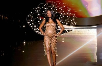 Το έγκυος μοντέλο που άνοιξε το Victoria’s Secret Fashion Show