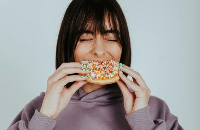 Ποια είναι η χειρότερη ώρα της ημέρας για να απολαύσεις ένα σνακ;