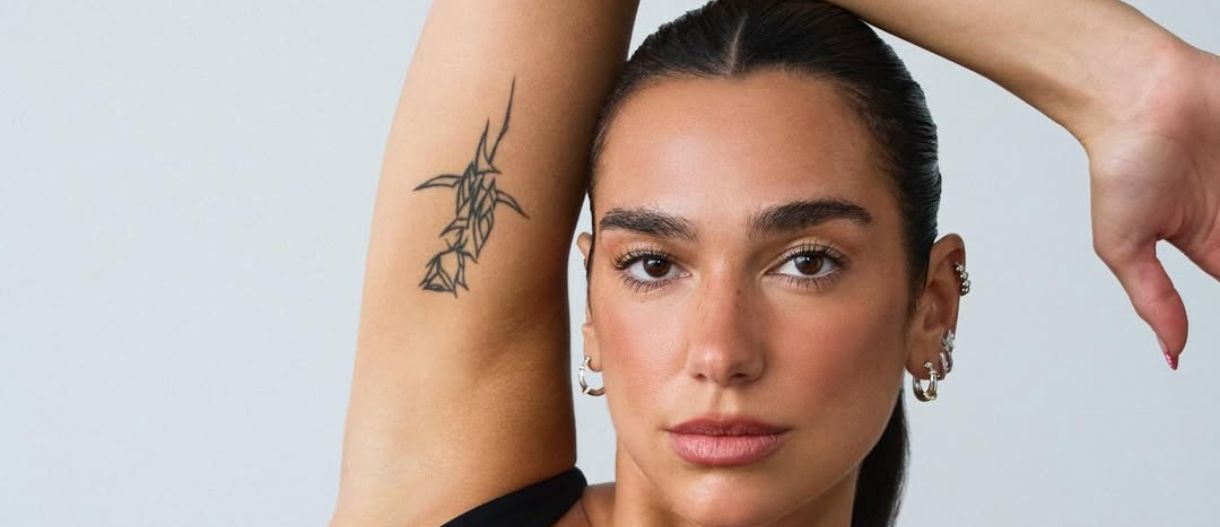 Η iconic συνεργασία της Dua Lipa με το brand Augustinus Bader