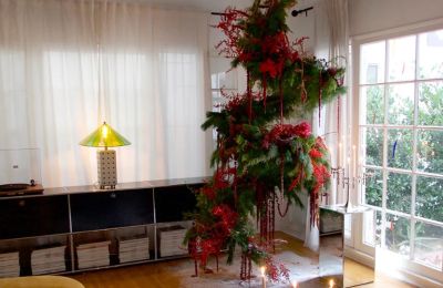 Δύο interior designers μάς προτείνουν μοντέρνα ντεκόρ για τις γιορτές