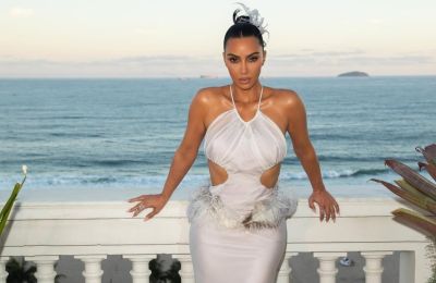 Kim Κ.: Κράτησε τσάντα με δέρμα ελέφαντα και προκάλεσε αντιδράσεις 