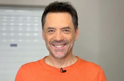 Ο Θάνος Καλλίρης Live στην «Παλαιά Ελιά»